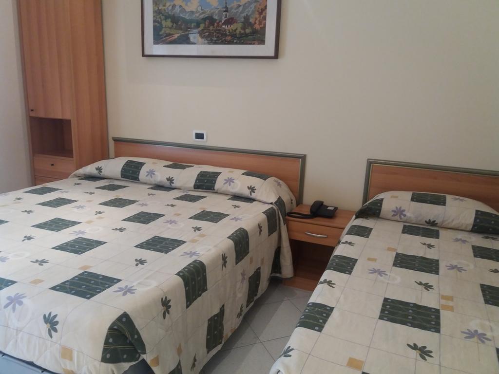 Hotel Al Ragno Cesena Bagian luar foto