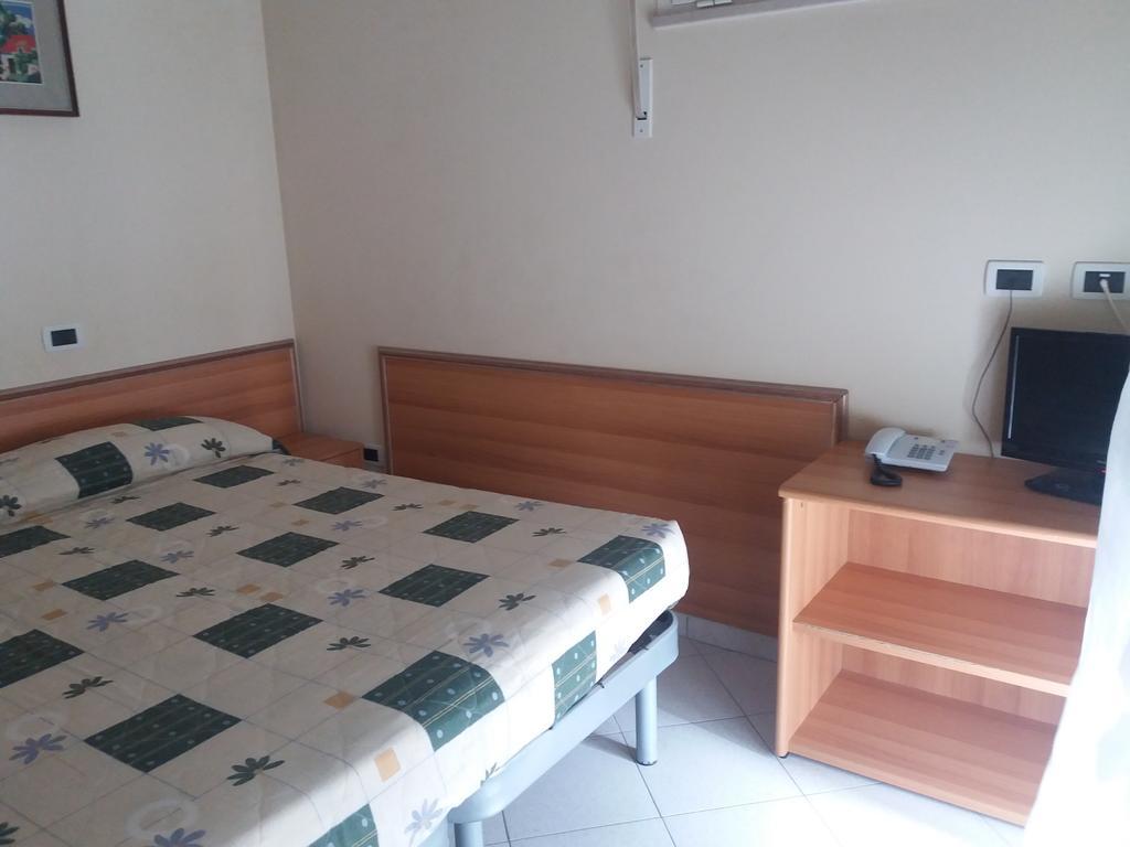 Hotel Al Ragno Cesena Bagian luar foto