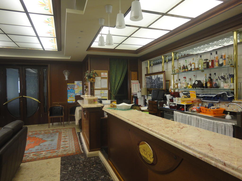 Hotel Al Ragno Cesena Bagian luar foto