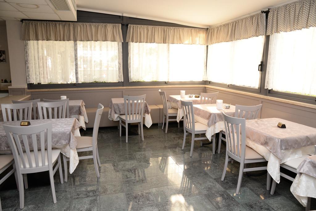 Hotel Al Ragno Cesena Bagian luar foto