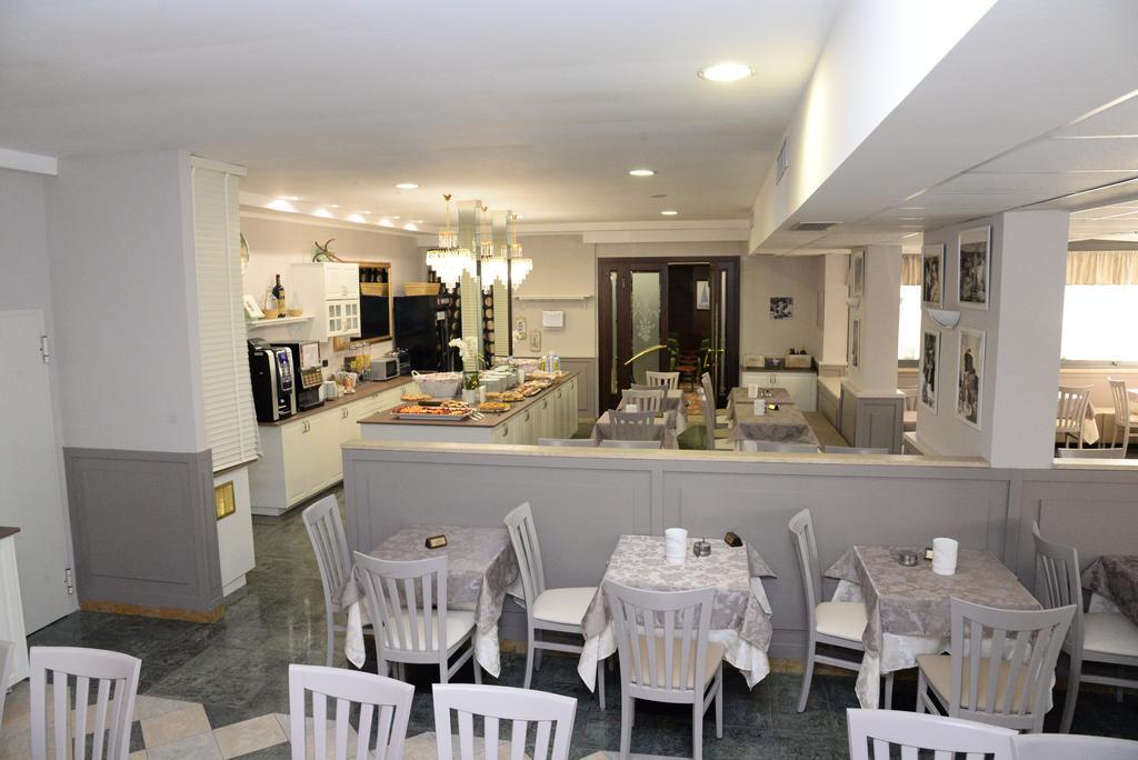 Hotel Al Ragno Cesena Bagian luar foto