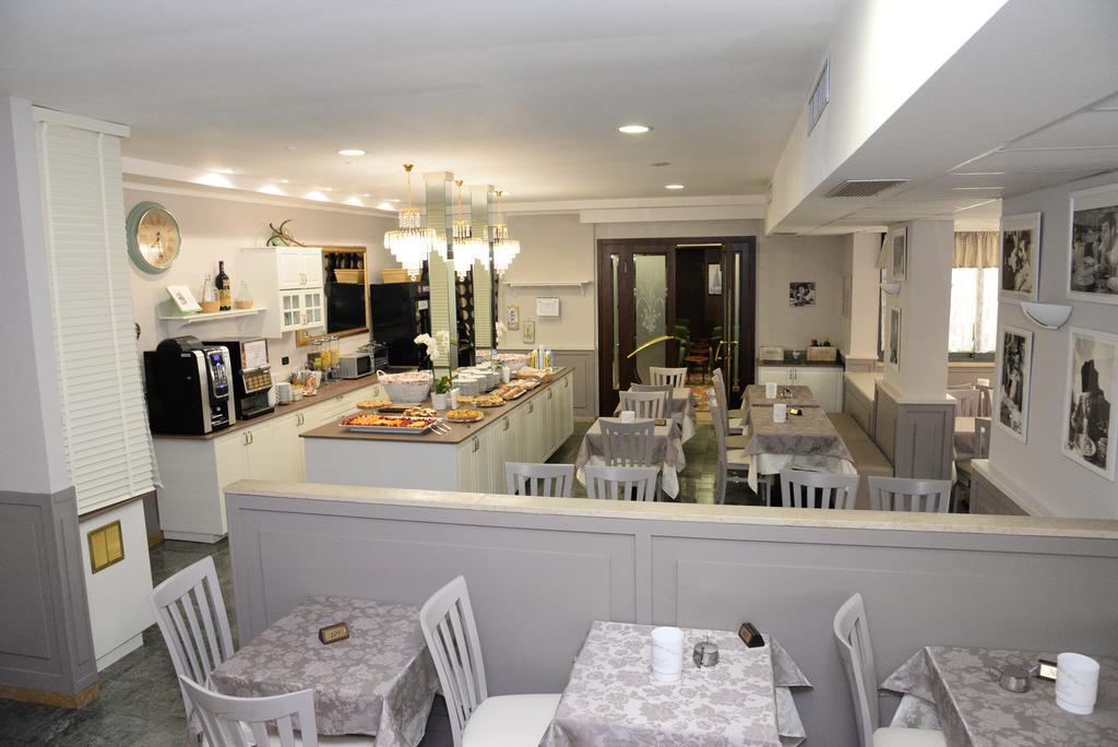Hotel Al Ragno Cesena Bagian luar foto