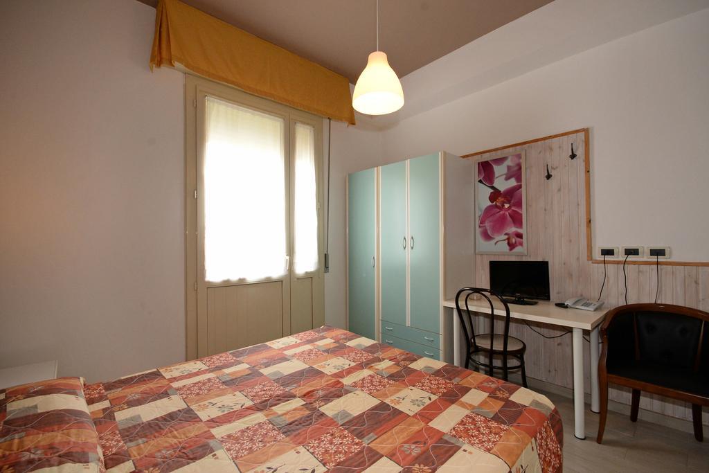 Hotel Al Ragno Cesena Bagian luar foto